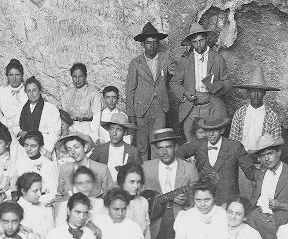 Relatos y Retratos - Reimaginaciones del Monterrey Antiguo.