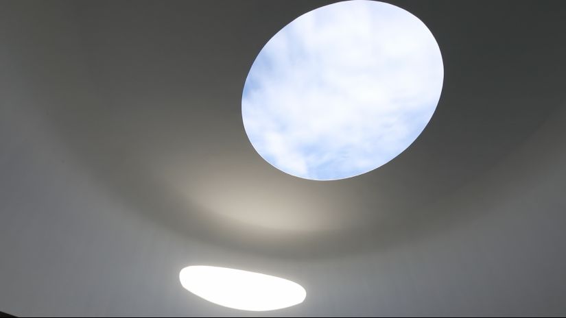 Detalle del interior de Skyspace “Espíritu de Luz” de James Turrell